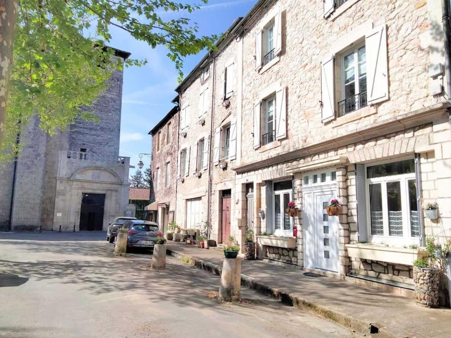 Appartement Au Rez-De-Chaussee Souillac Exterior photo